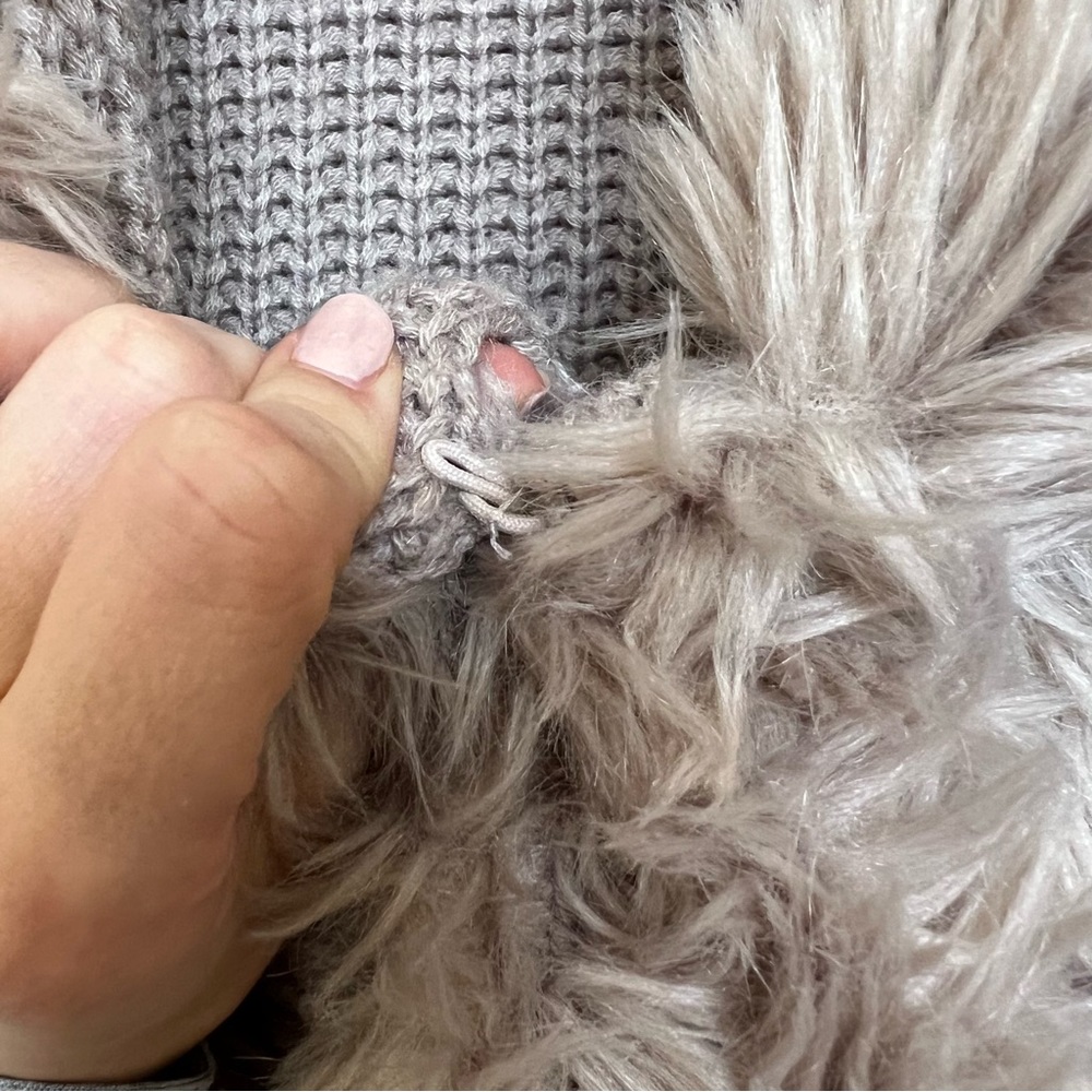 Reversible Fur Vest - Picture 11 of 12